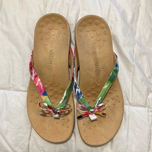 Vionic floral flip flops